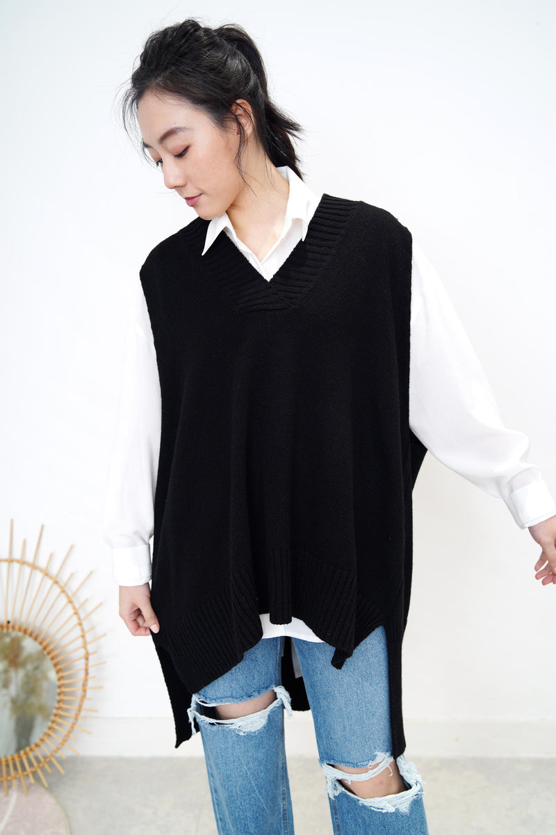 Black oversized knit vest in side vent