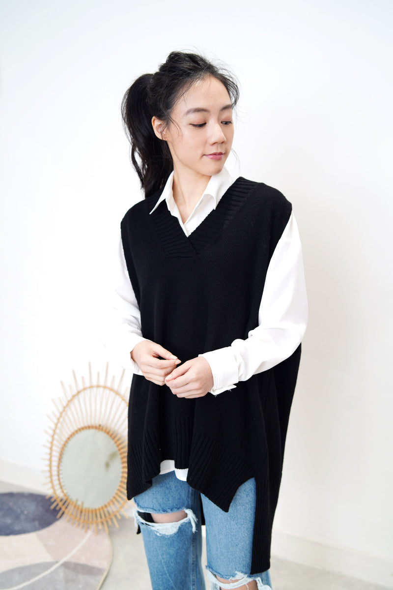 Black oversized knit vest in side vent