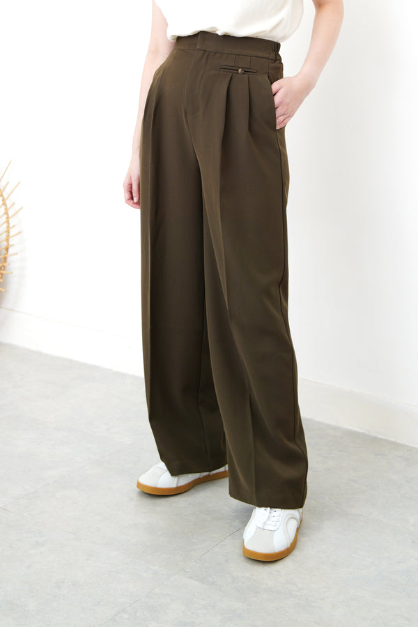 Khaki straight cut trousers in elastic waist