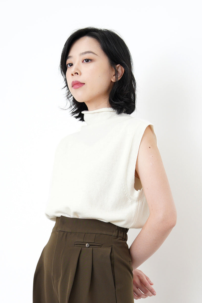 Ivory stand collar wool vest