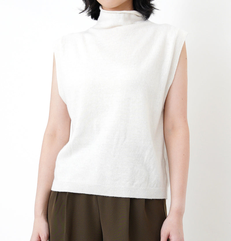 Ivory stand collar wool vest