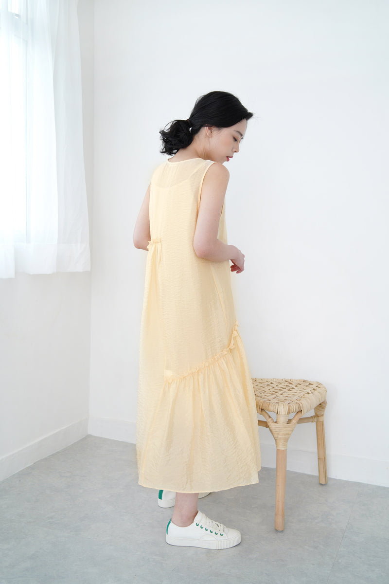 Yellow ruffle detail dress w/ cami inner