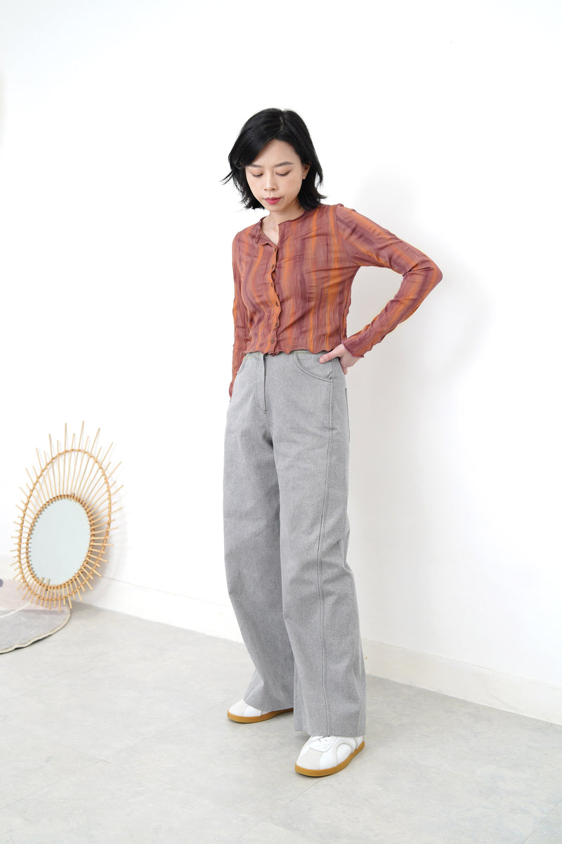 Tie dyed brick button top in winkle texture