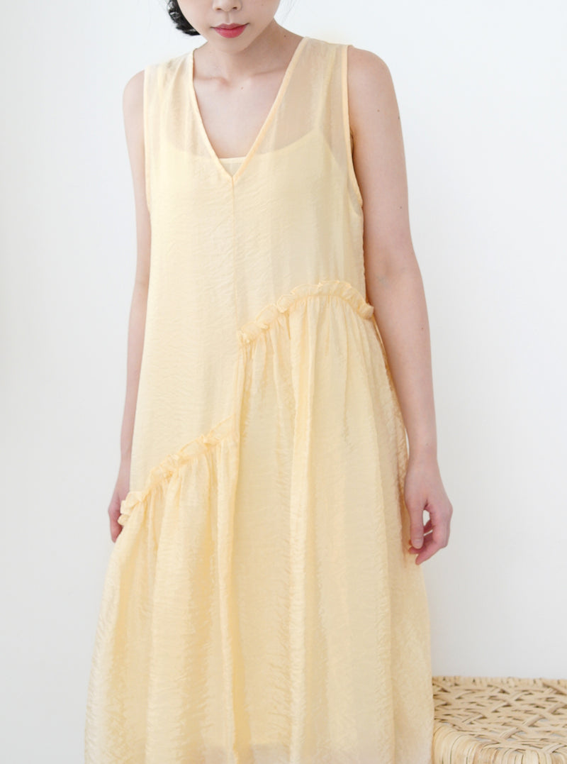 Yellow ruffle detail dress w/ cami inner