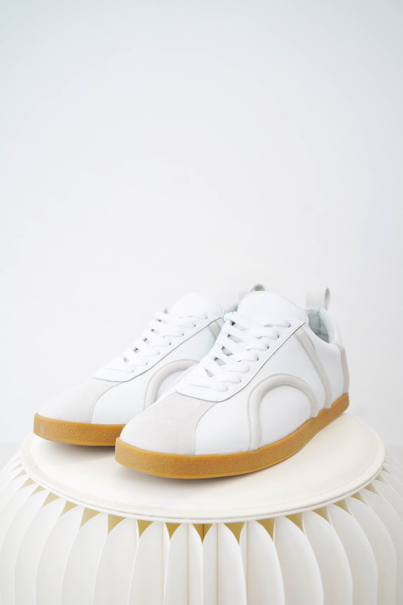 White lace up sneakers in suede leather