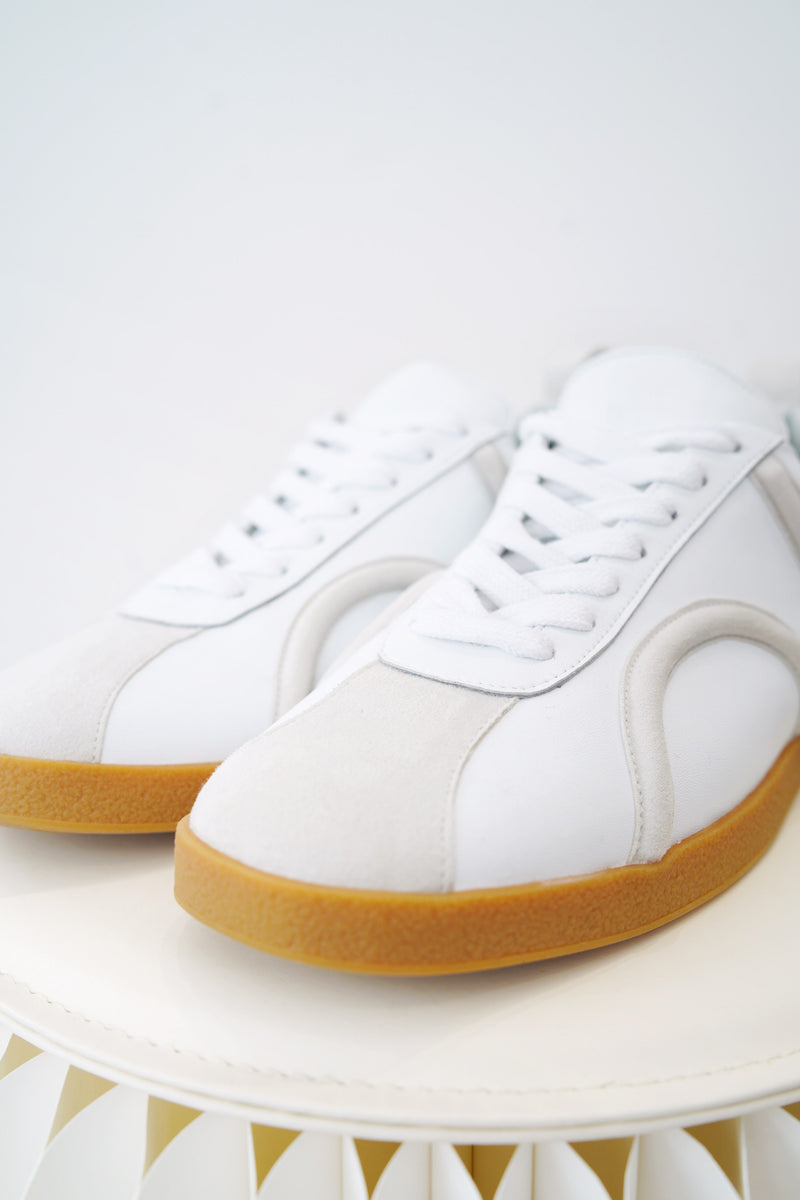 White lace up sneakers in suede leather