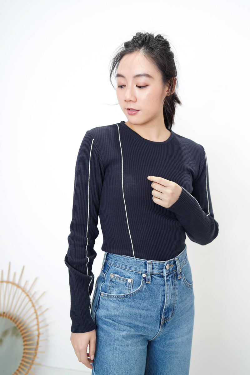 Navy stripes texture top w/ contrast lines