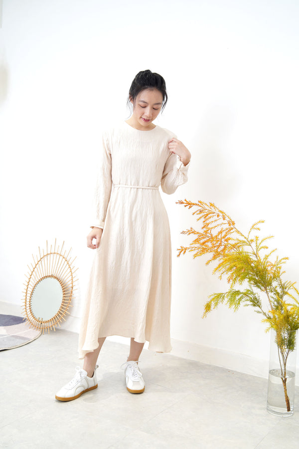Ivory texture satin dress w/ waist string