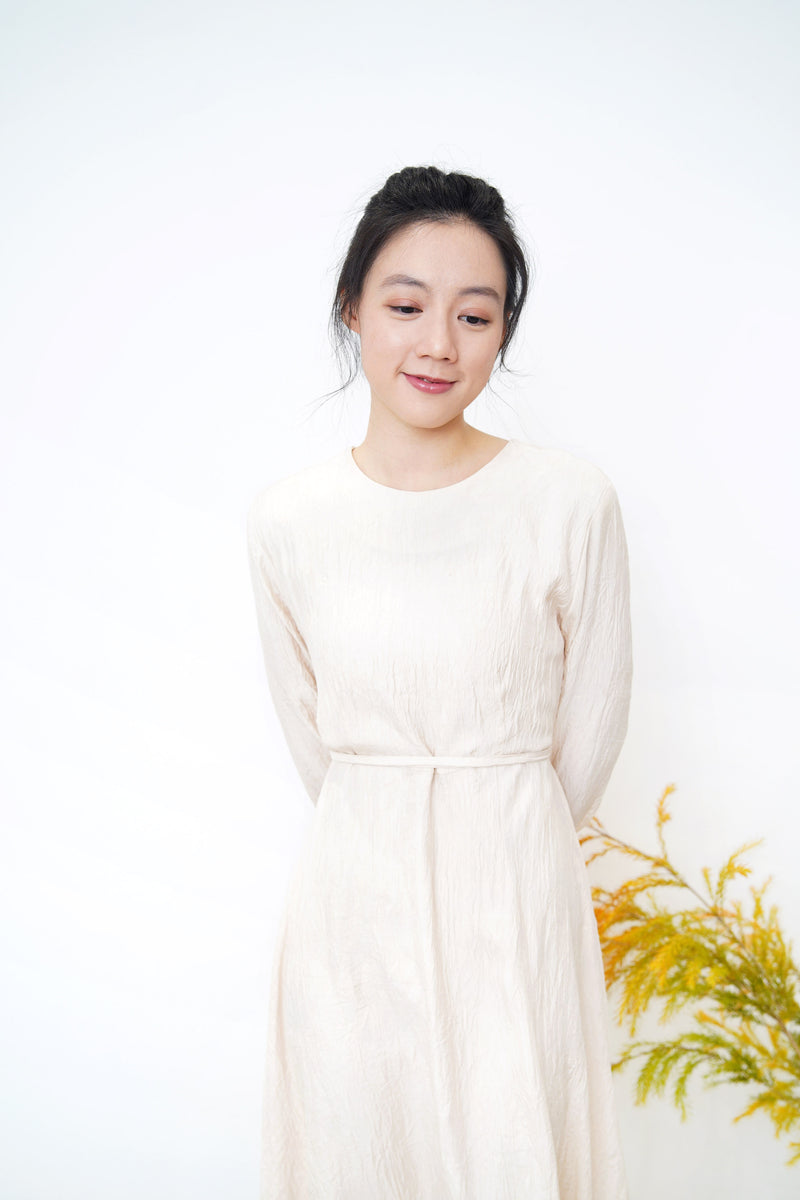 Ivory texture satin dress w/ waist string
