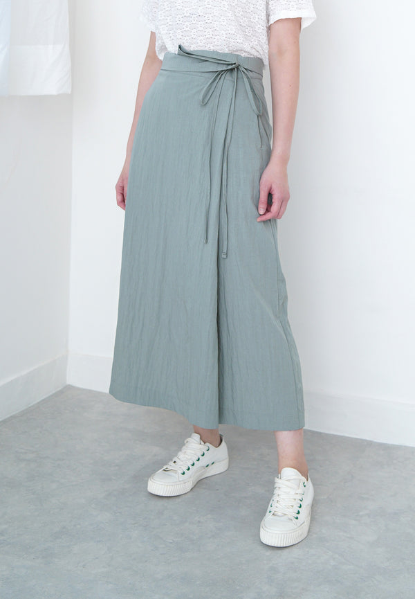 Grey blue h-cut skirt in detail tie waist details