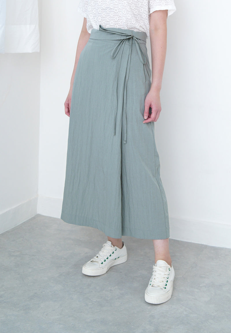 Grey blue h-cut skirt in detail tie waist details