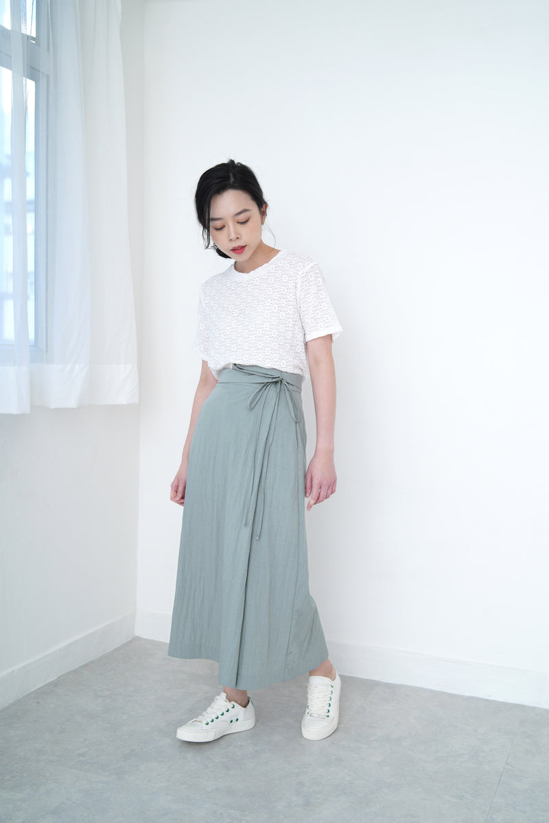 Grey blue h-cut skirt in detail tie waist details
