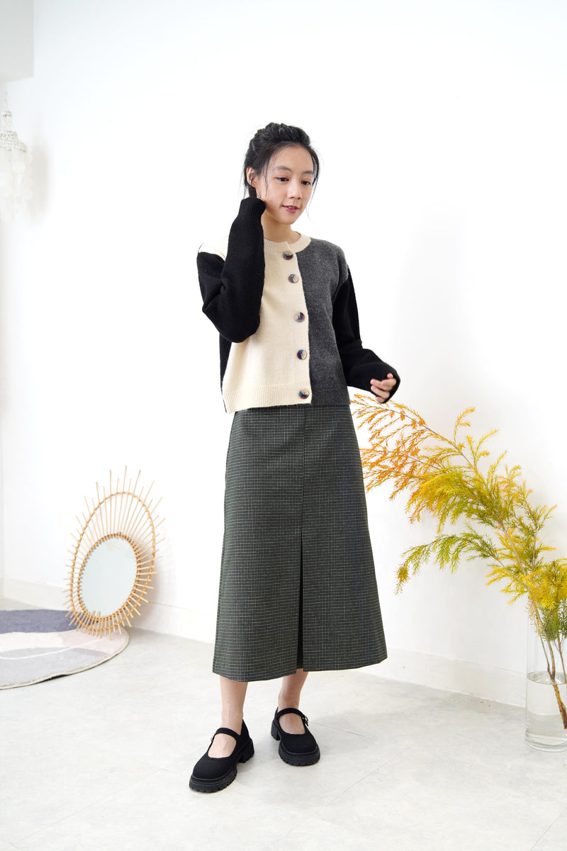 Grey tone patchwork cardigan in detail buttons