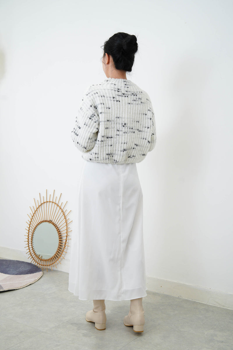 White high neck sweater in elastic hem