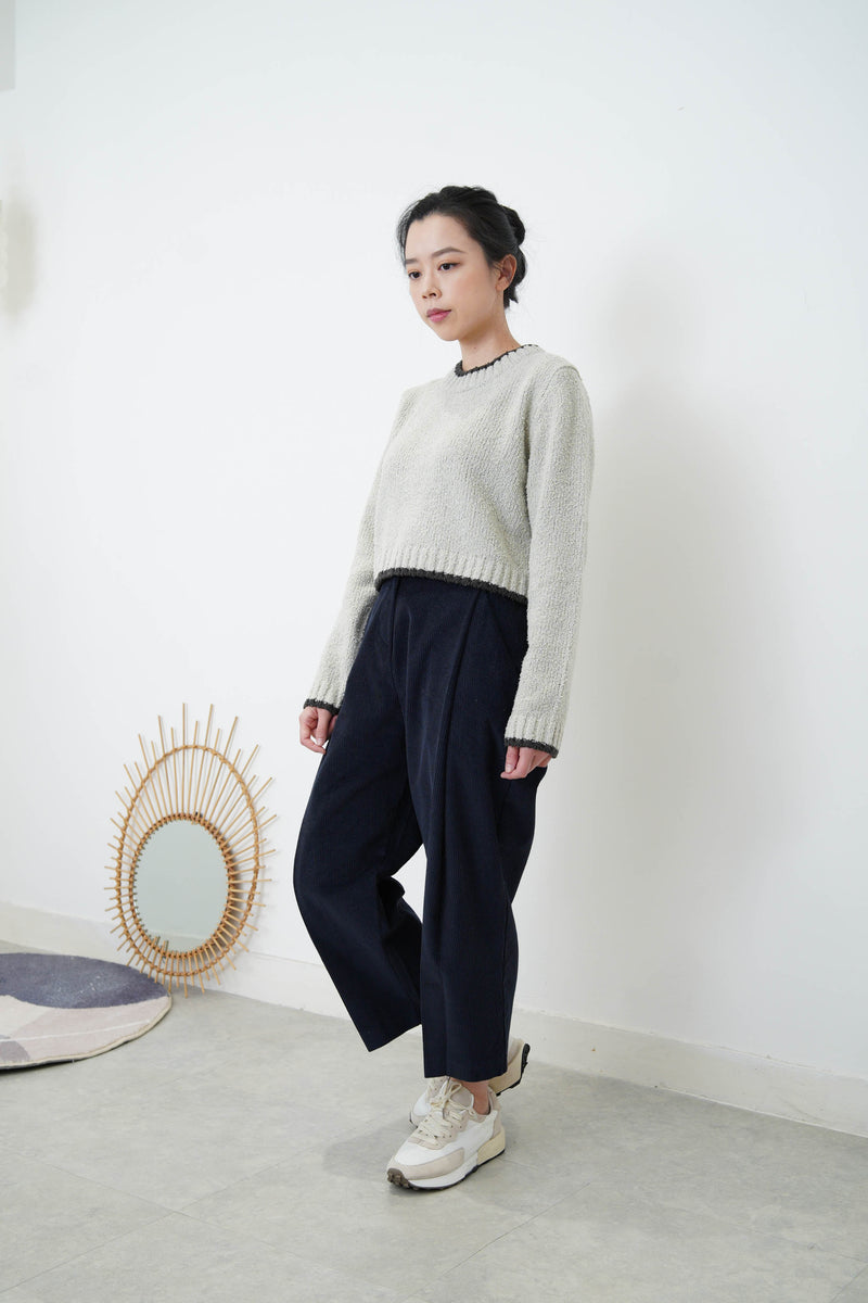 Grey green crop sweater w/ contrast fringe