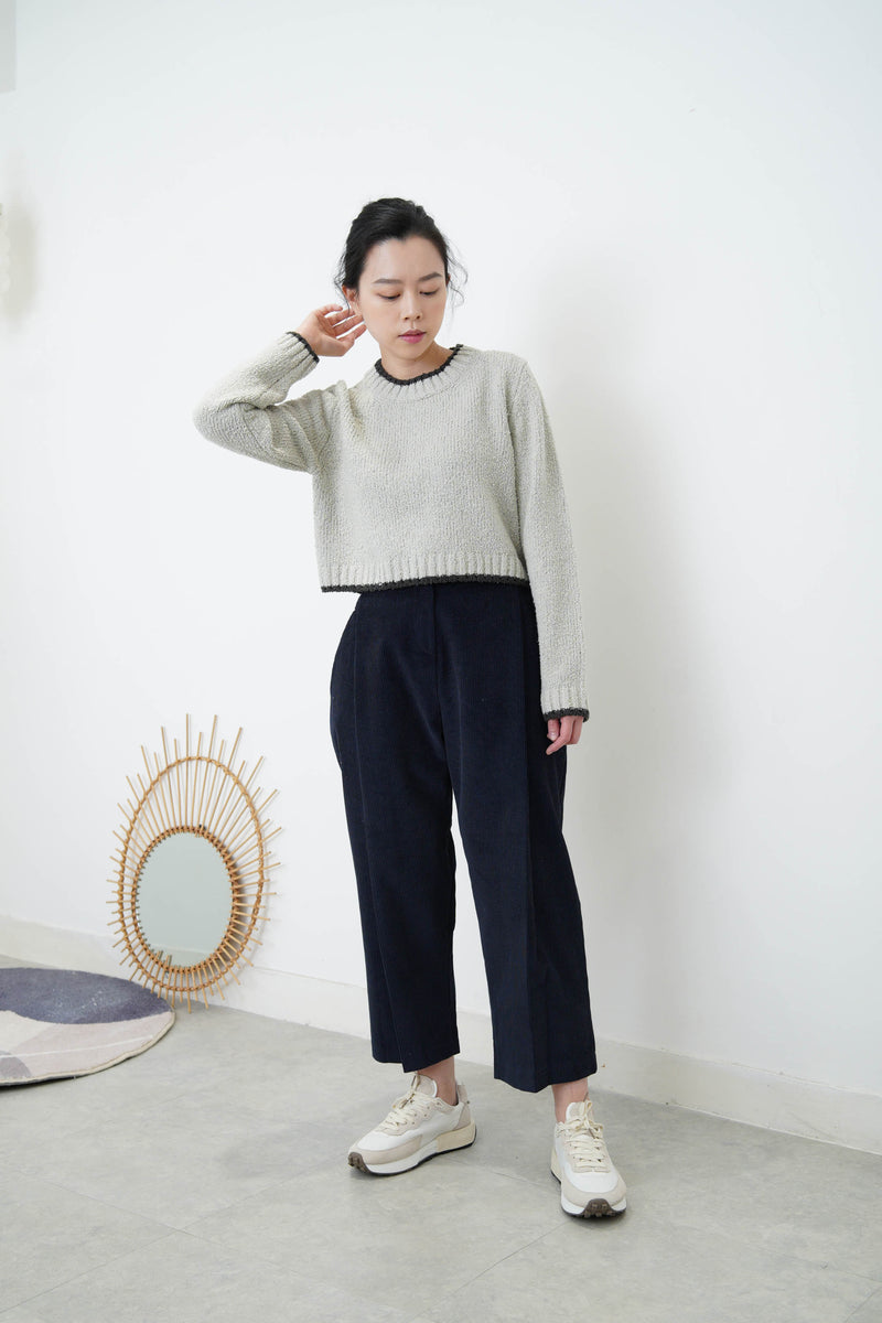 Grey green crop sweater w/ contrast fringe