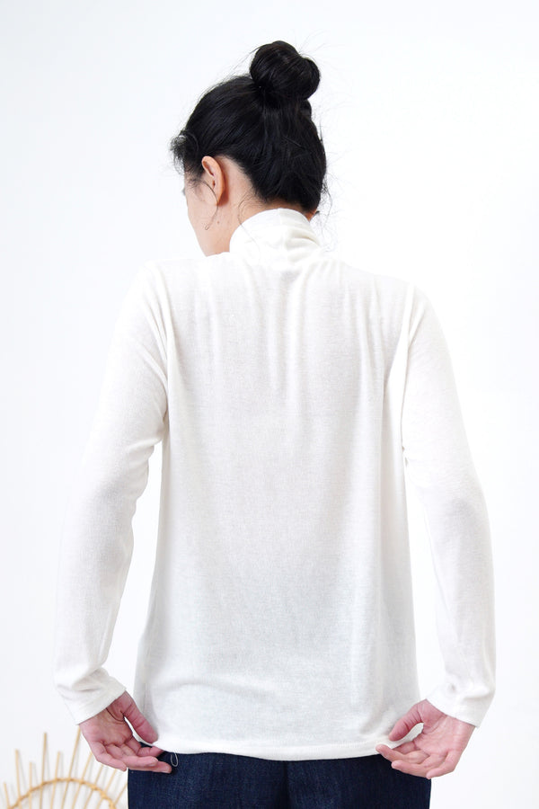 White turtle neck cotton inner