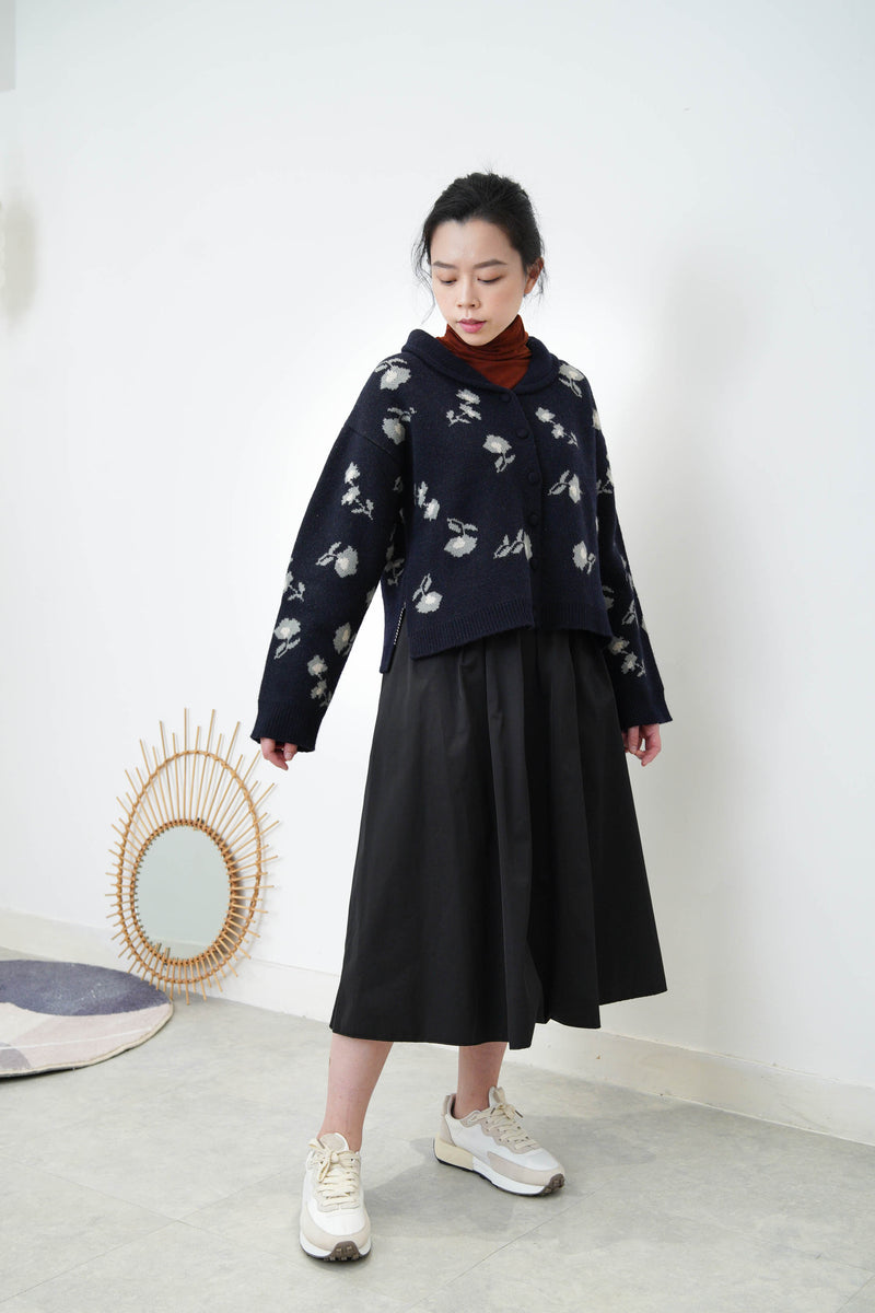 Navy floral wool cardigan in round collar