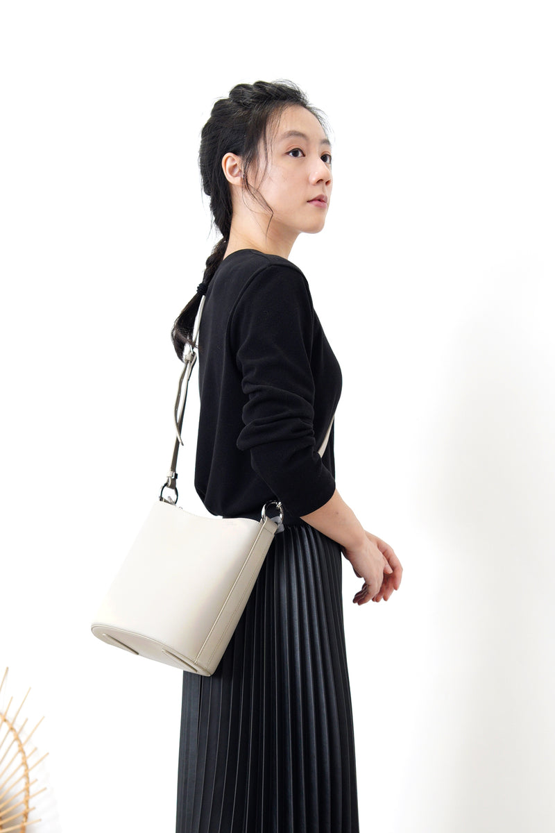 Grey leather bucket bag in 3 ways
