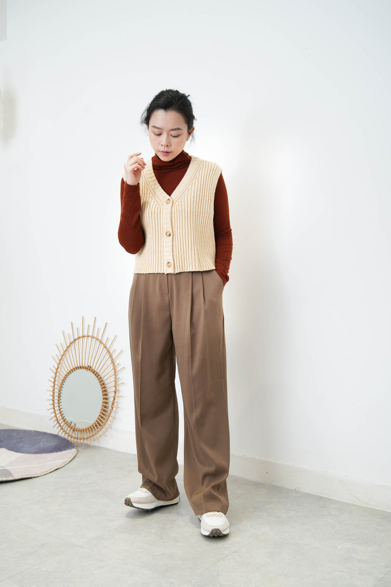 Ivory v neck pattern vest