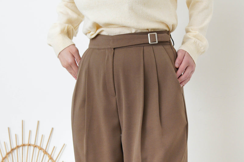 Brown straight cut trousers w/ side buckle