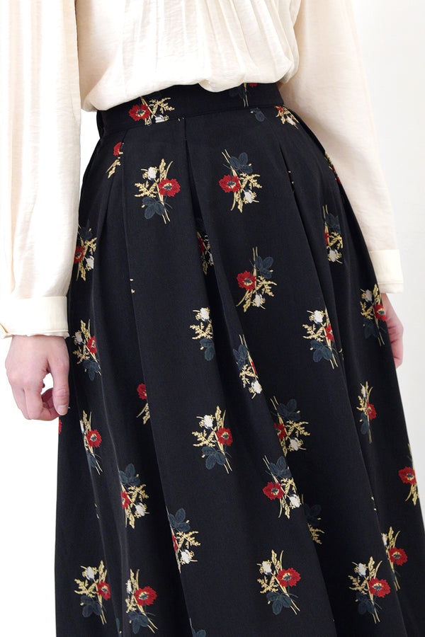 Black floral maxi skirt in pleats