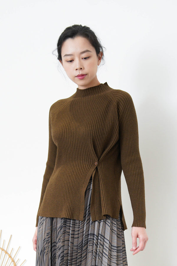 Brown stripe texture knit top in split hem