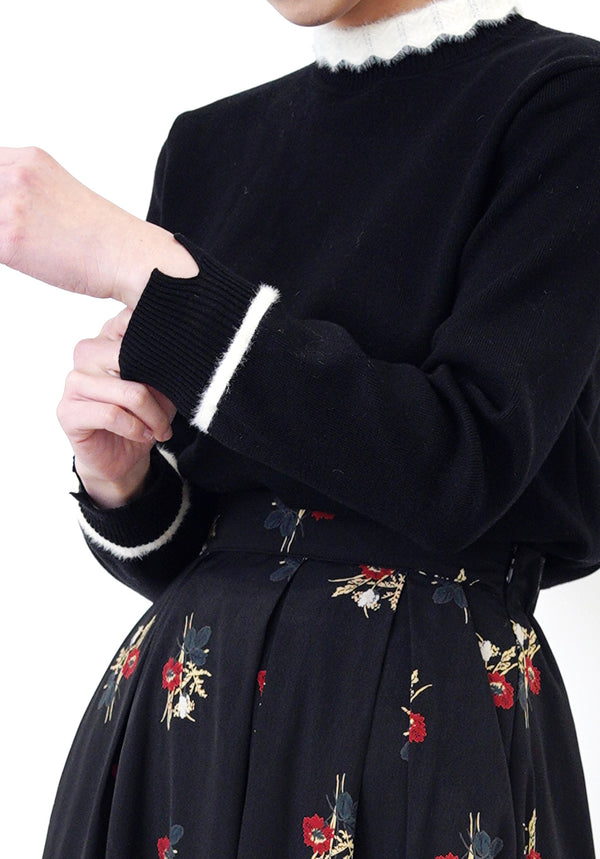 B/W stand collar sweater w/ lace cuff