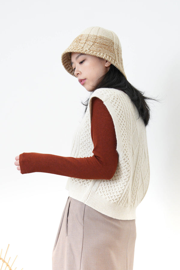 Begie gradient knit buckle hat