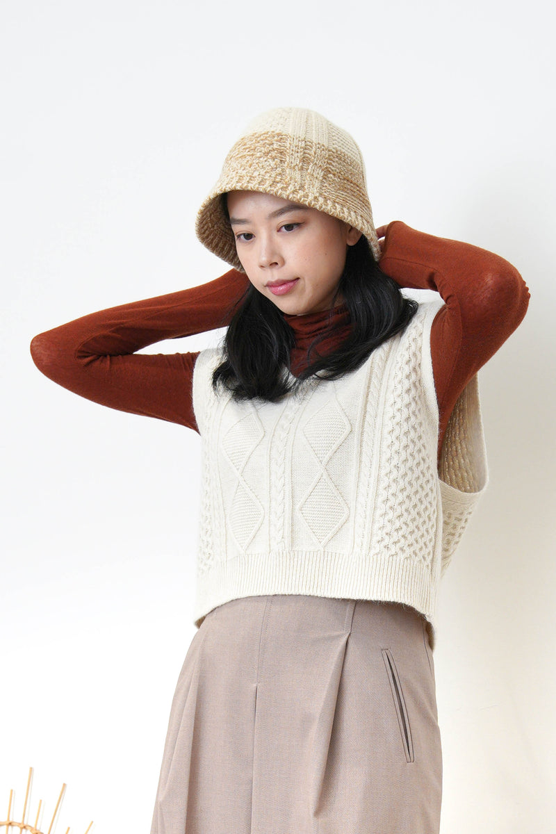 Begie gradient knit buckle hat