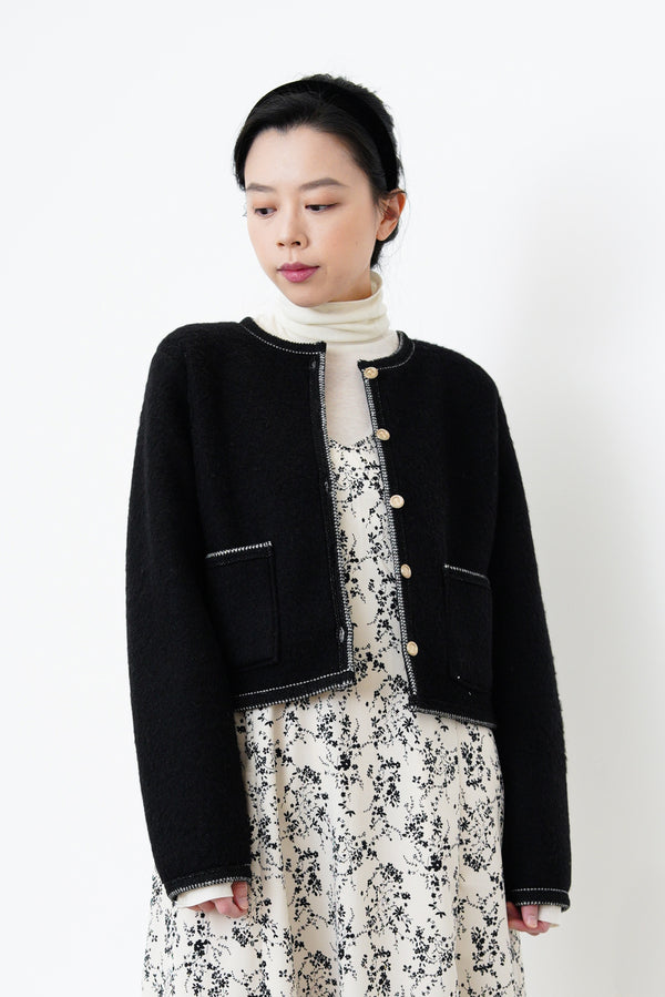 Black elegant outlined wool jacket