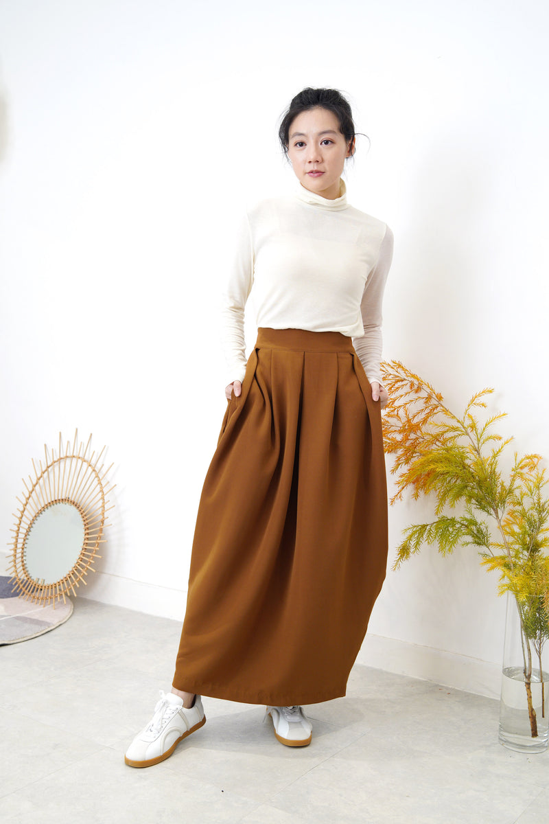 Brown pleats balloon skirt