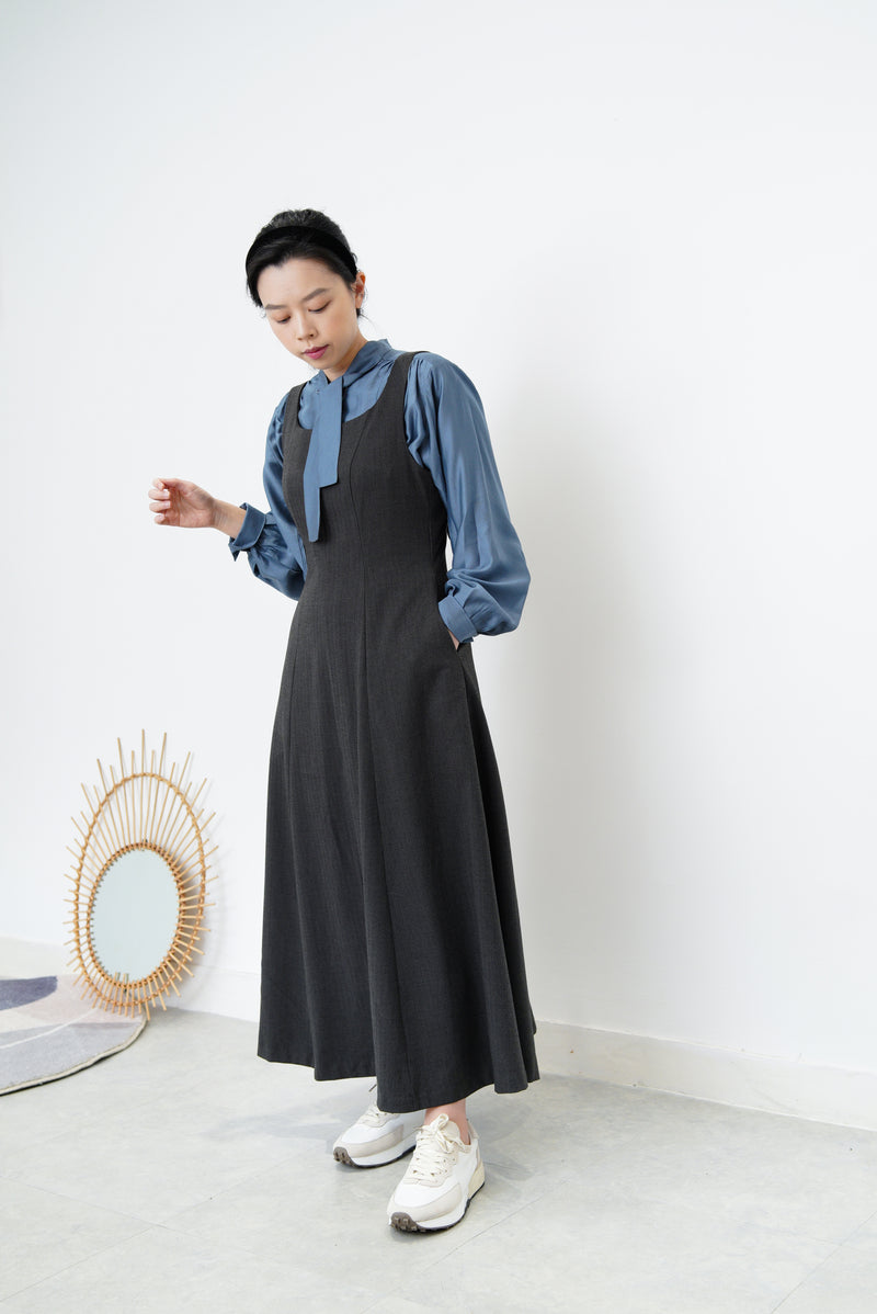 Grey U neck one piece in elegant cutting