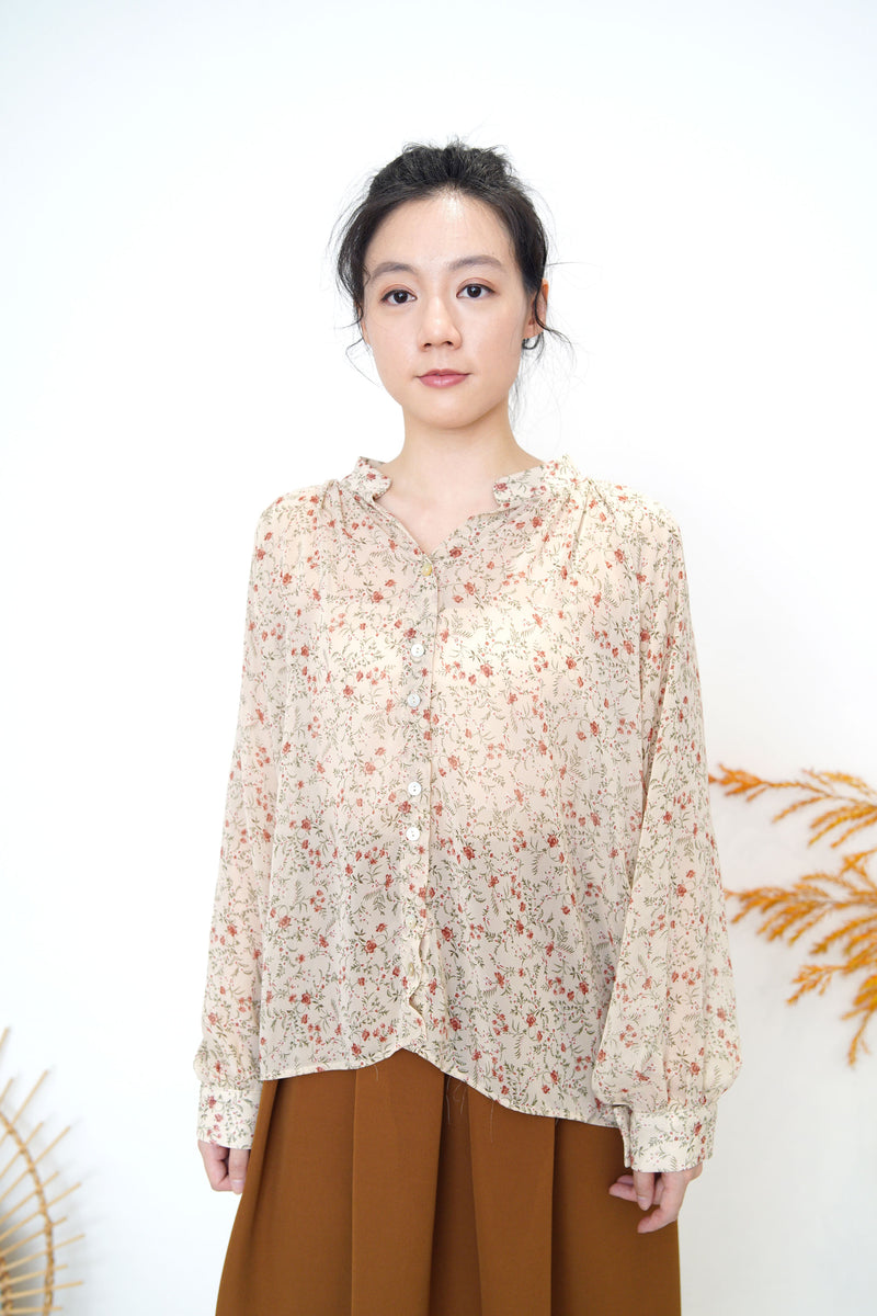 V neck chiffon blouse in floral pattern