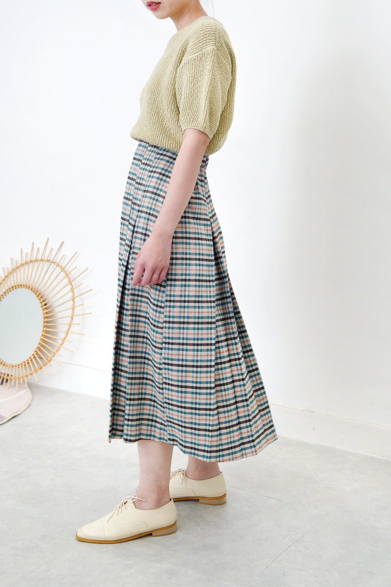 Spring checked skirt in pleats
