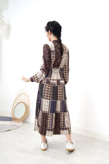 Stand collar pleats dress in paisley prints