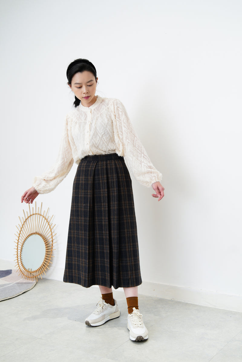 Wool checked skirt in pleats