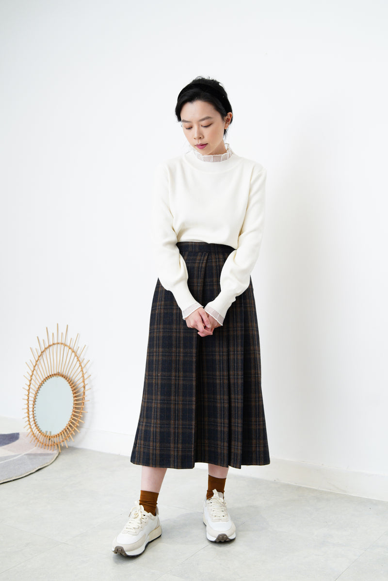 Wool checked skirt in pleats