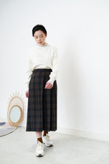 Wool checked skirt in pleats