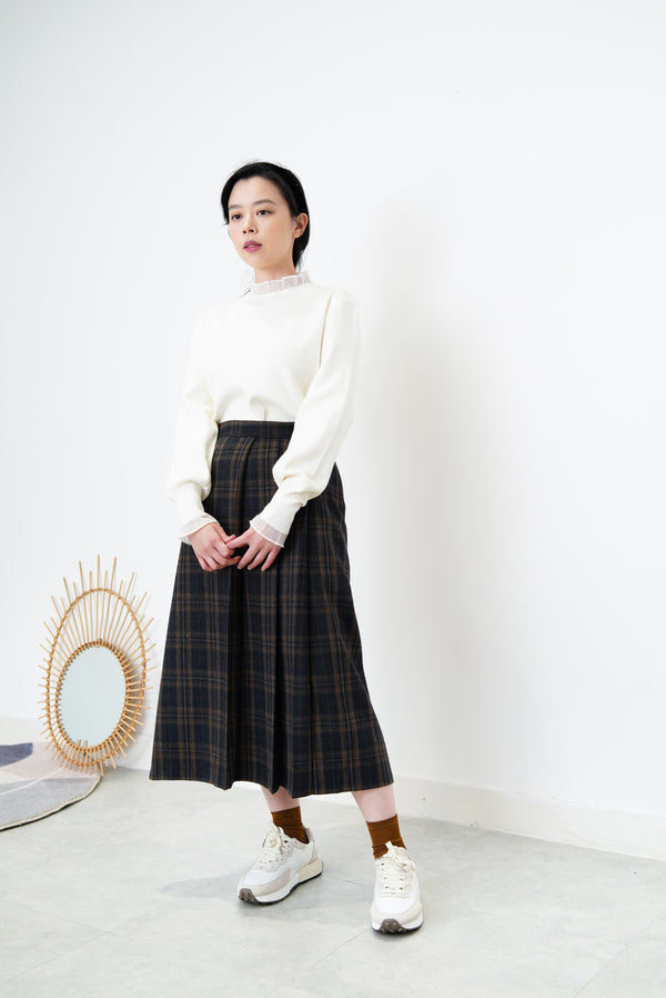 Wool checked skirt in pleats