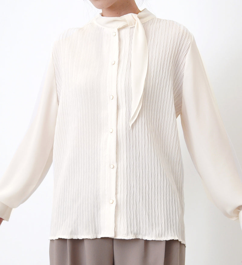 Ivory chiffon texture blouse in detail collar