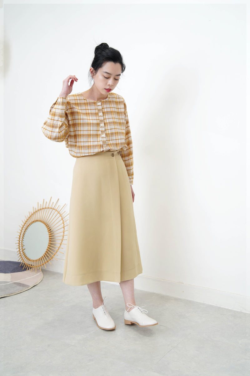 Nude lace up shoes