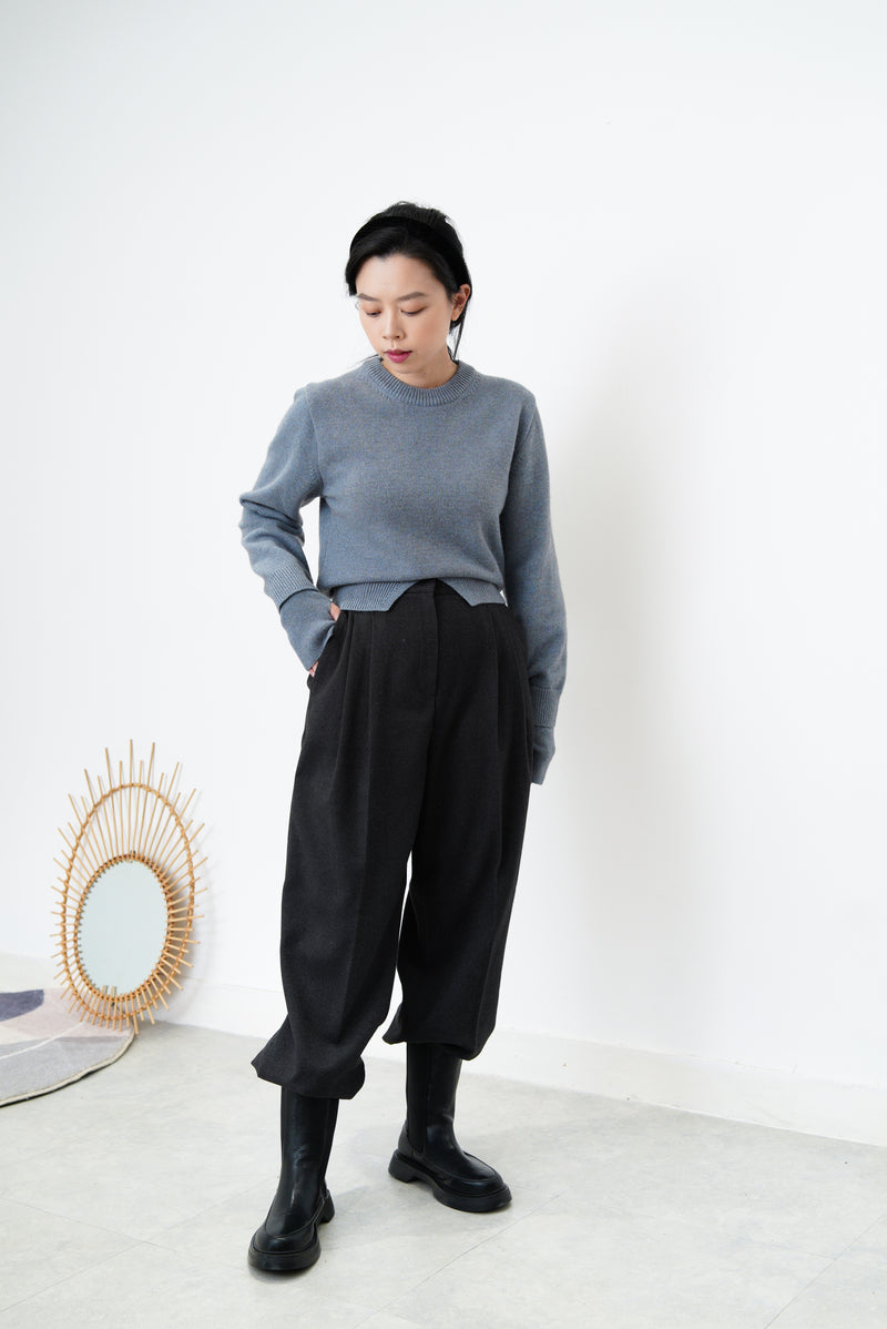 Grey blue split wool sweater w/ gloves layer