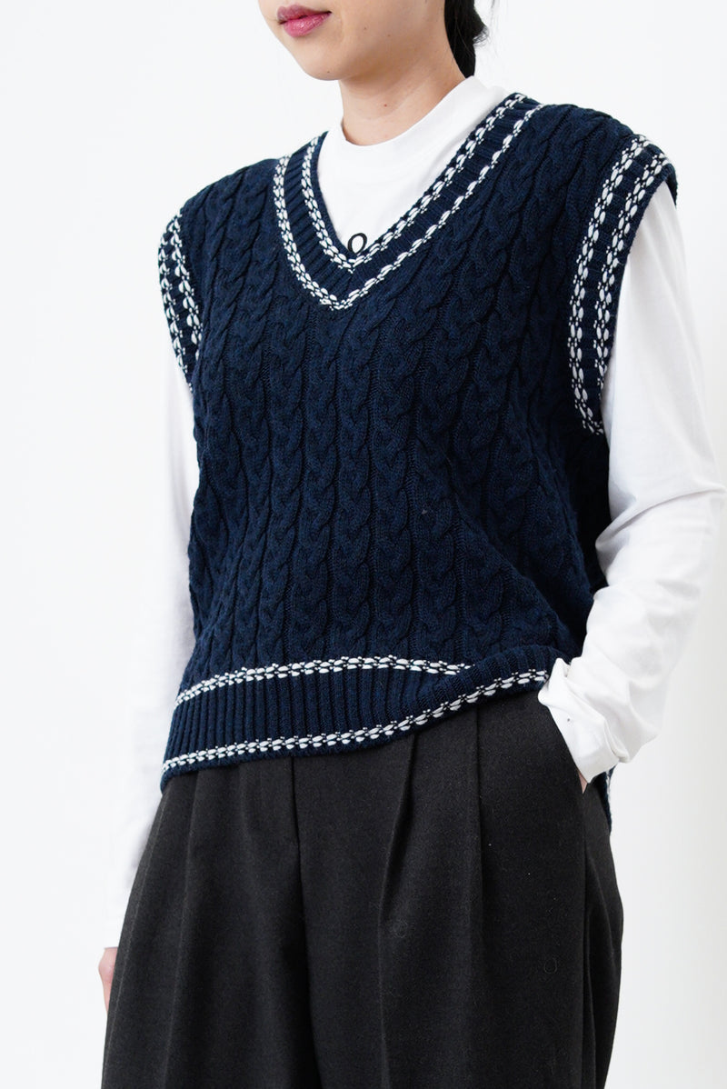 Navy v neck vest w/ contrast outline