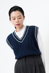 Navy v neck vest w/ contrast outline