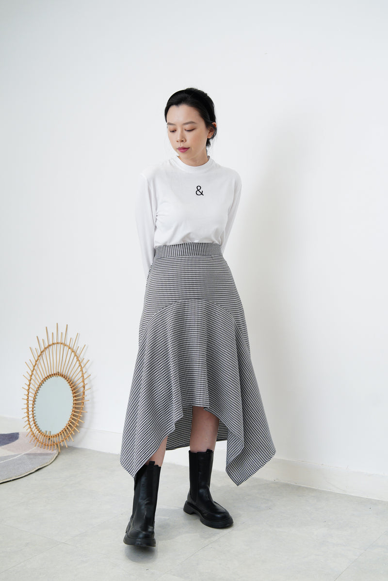 White embroidery & soft tee