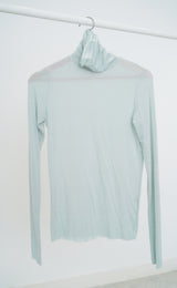 Light blue turtle neck inner