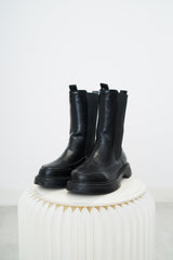 Black pull up boots