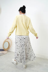 White terrazzo pattern skirt in pleats