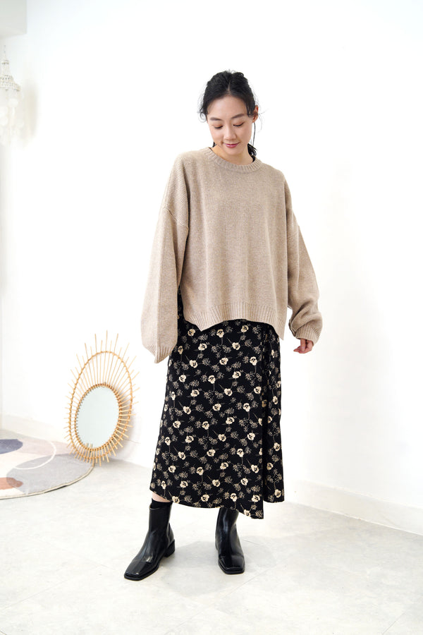 Oatmeal wool oversized sweater in side vents